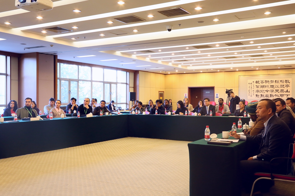 1540807220404031.jpg 會議現場_副本.jpg