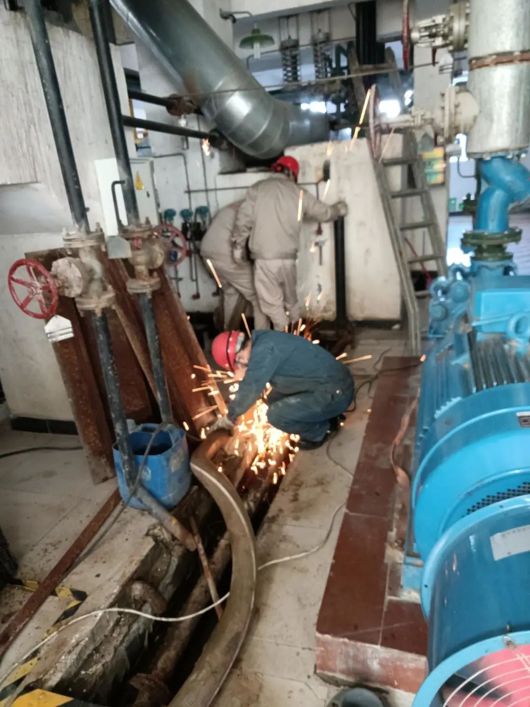 1640927310623261.jpg 4ede1326055f058c3f003732ea6ca1cb.jpg